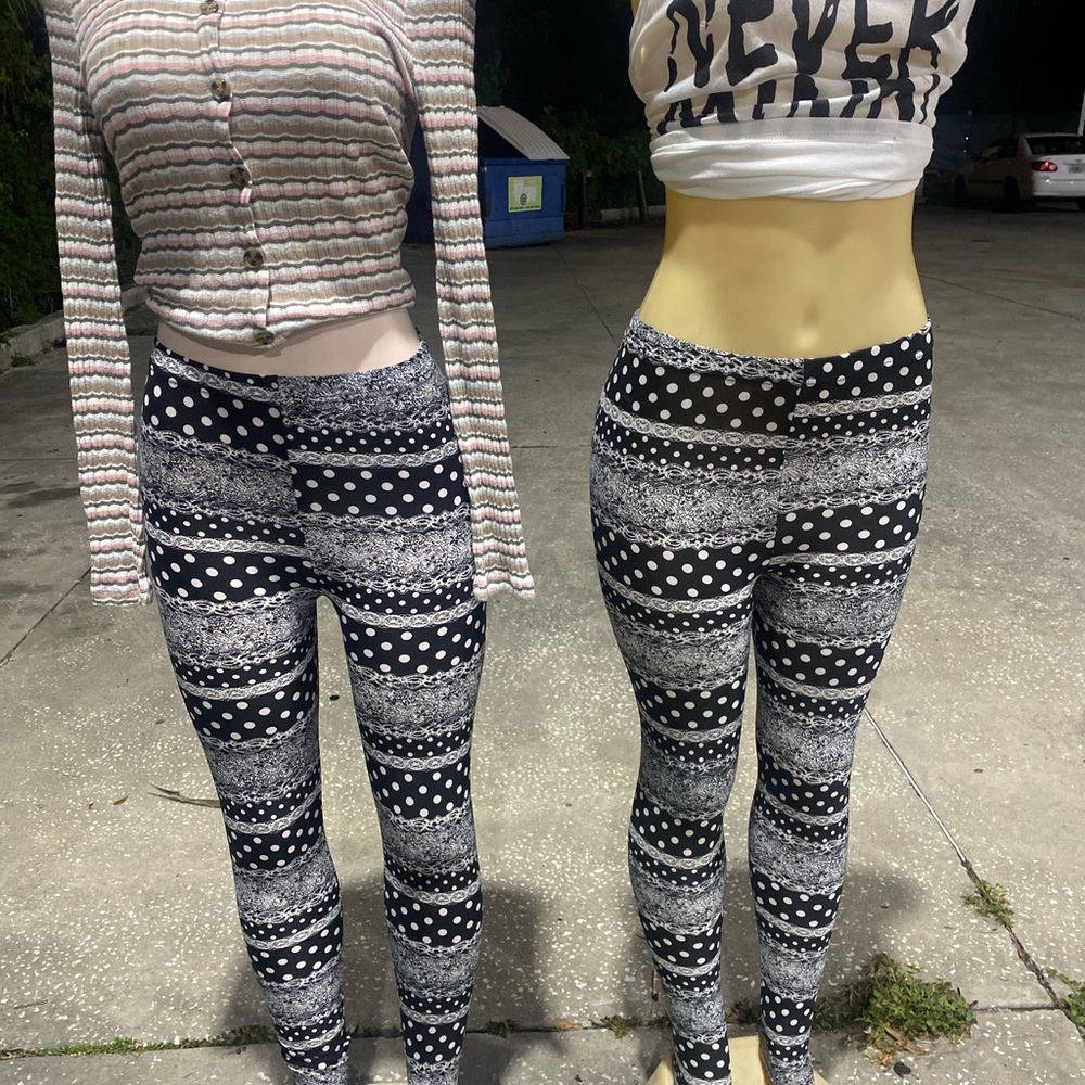 TRUE ROCK NEW WITH TAG WOMEN AND GIRLS JUNIOR FIT LEGGINGS SIZE S/M.